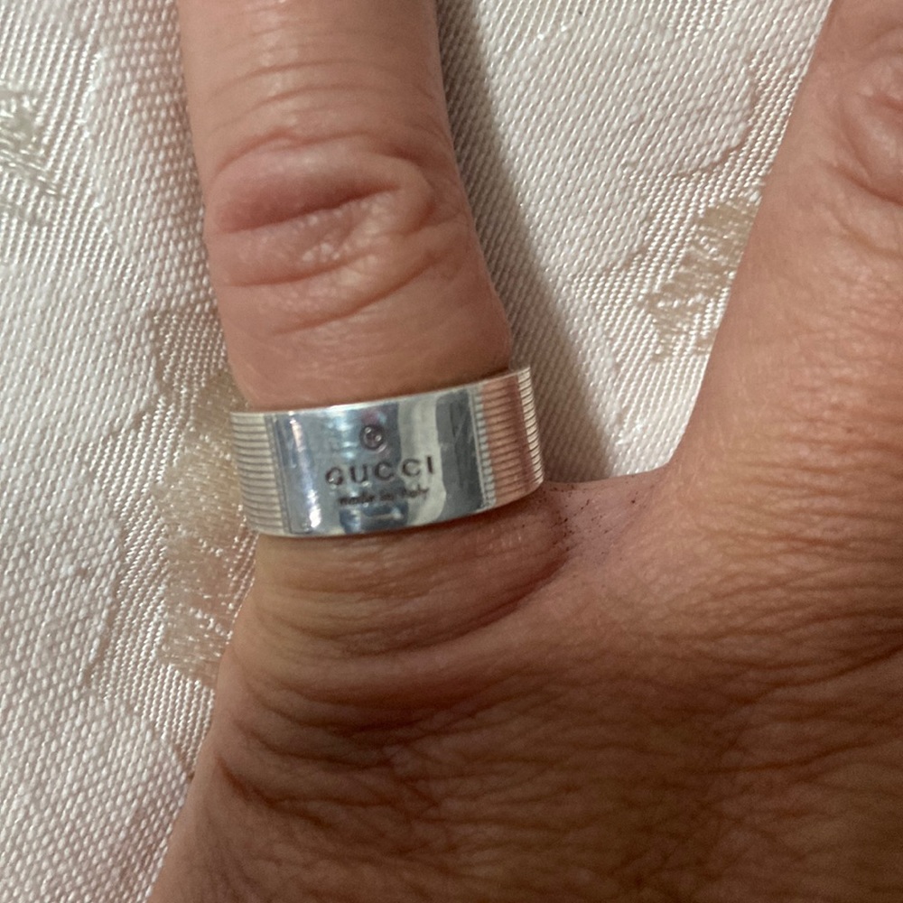 Gucci size 6 silver ring